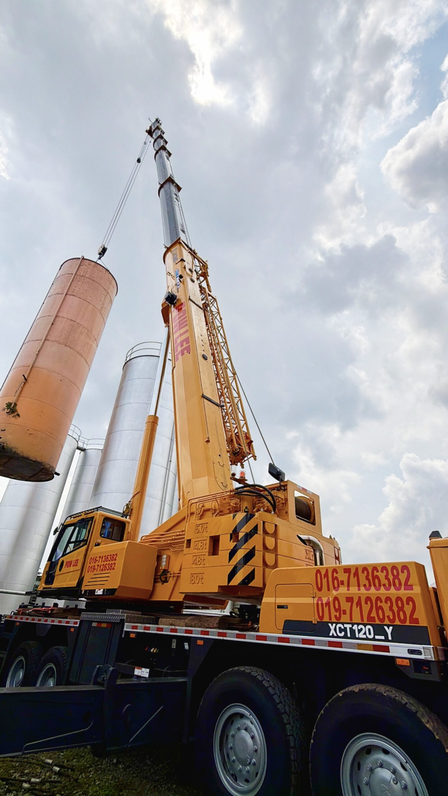 Best Crane Hire: Premium Mobile Crane Service in Johor Bahru