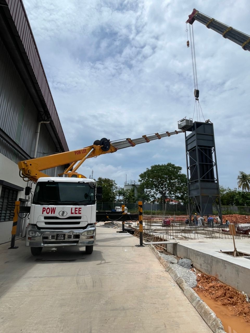Horyong Sky 450 SF skylift at 5E Resources, Pasir Gudang